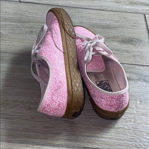 Vans - Picture 3 of 3